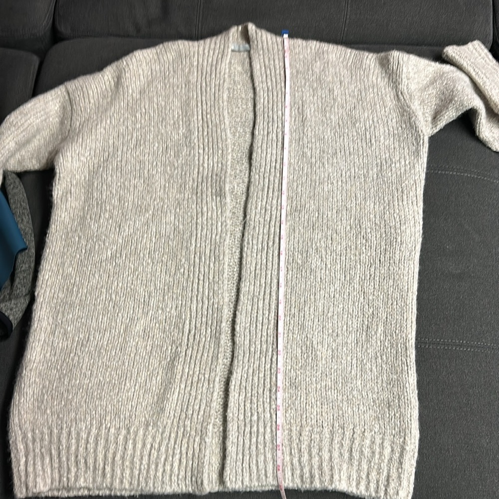 Vince size small sweater cardigan. - Picture 10 of 11